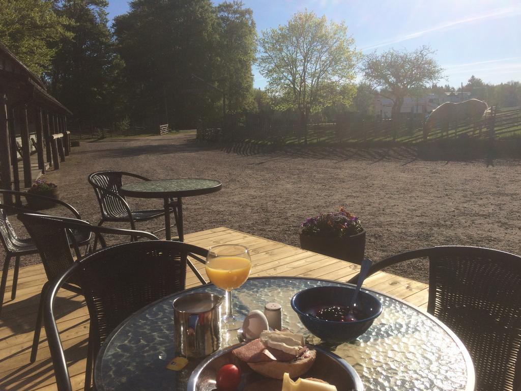 J A Ranch Bed & Breakfast Stromsnasbruk المظهر الخارجي الصورة